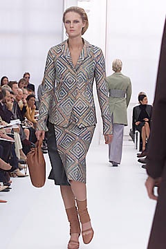 Burberry S/S 01 Look 241