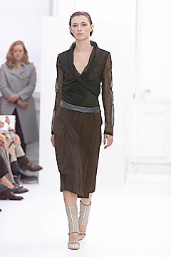 Burberry S/S 01 Look 257