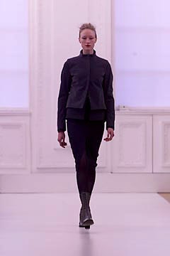 Burberry F/W 01 Look 9