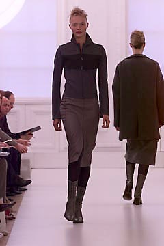 Burberry F/W 01 Look 21