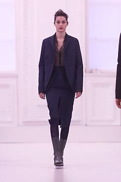 Burberry F/W 01 Look 29
