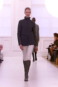 Burberry F/W 01 Look 61