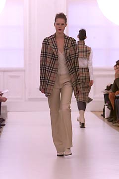 Burberry F/W 01 Look 151