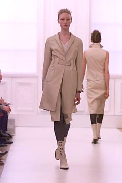 Burberry F/W 01 Look 196