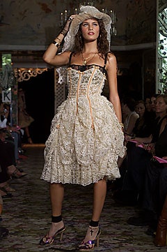 Betsey Johnson S/S 02 Look 225