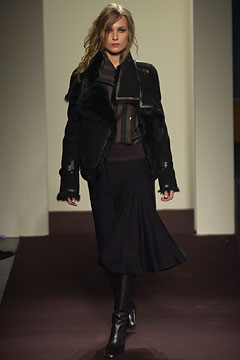 Burberry F/W 02 Look 100