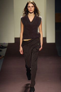 Burberry F/W 02 Look 159
