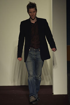 Burberry F/W 02 Look 195