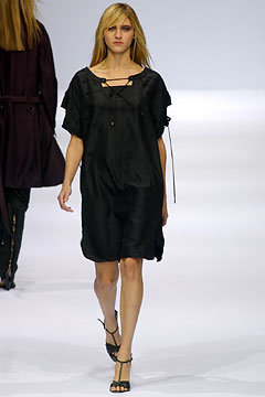 Burberry S/S 03 Look 125