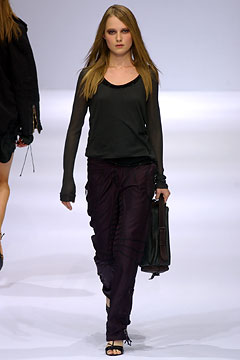 Burberry S/S 03 Look 135