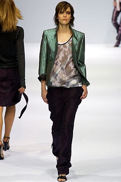Burberry S/S 03 Look 145