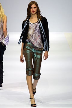 Burberry S/S 03 Look 160