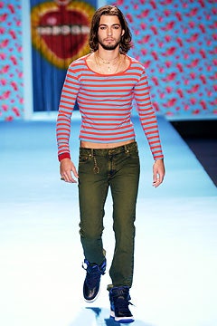 Betsey Johnson F/W 03 Look 32
