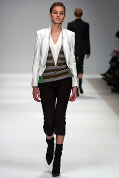 Burberry F/W 03 Look 123