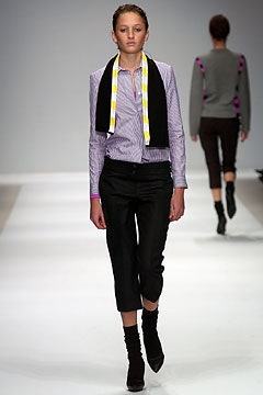 Burberry F/W 03 Look 143