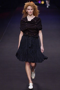 black pleated belted skirt