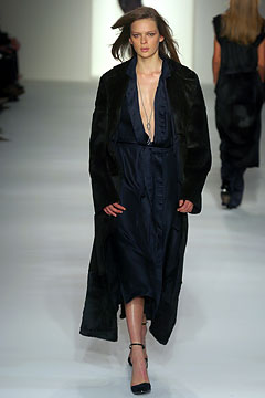 Calvin Klein Collection F/W 04 Look 107