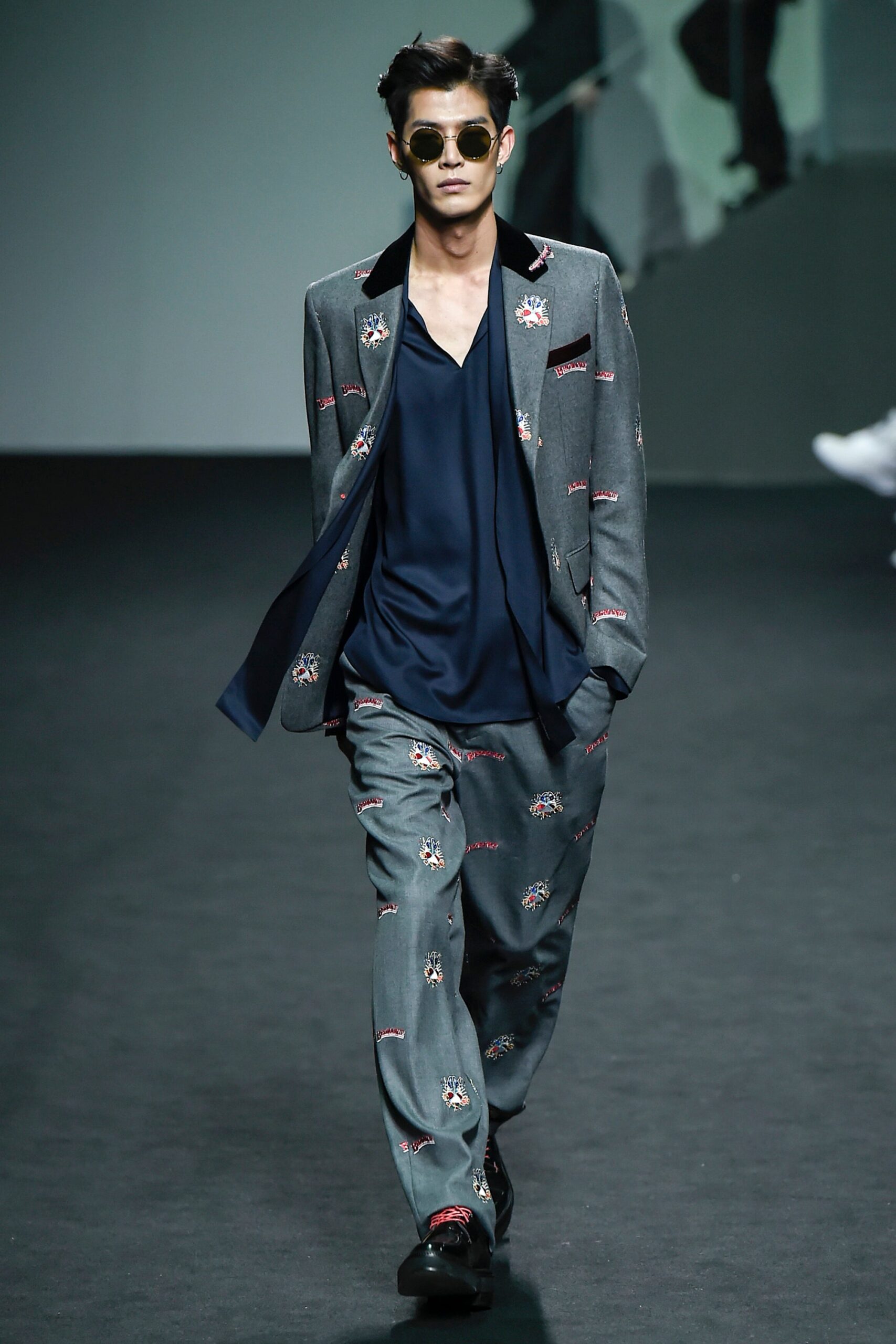 gray embroidered tailored blazer