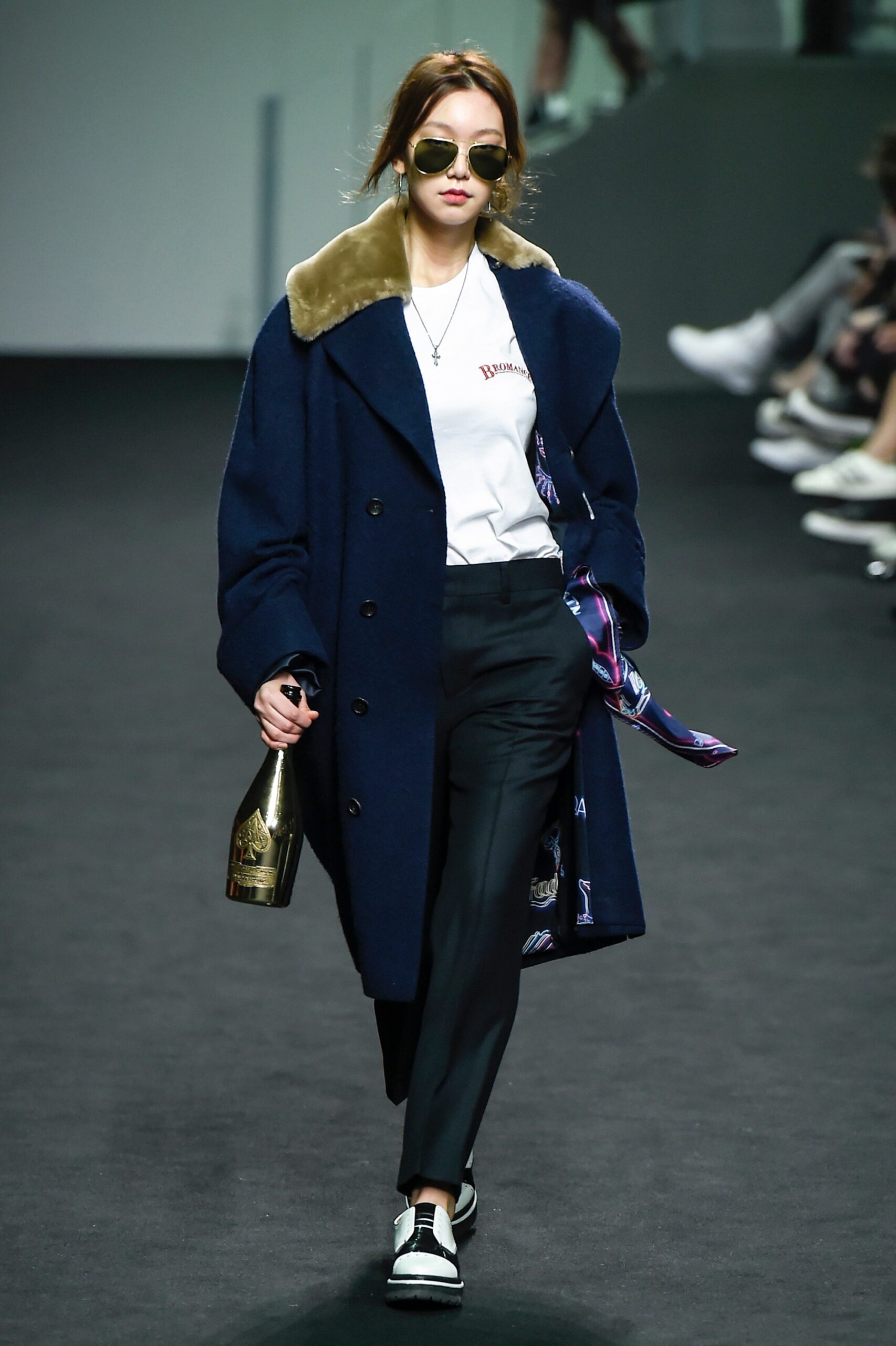 Beyond Closet Seoul F/W 16 Look 39