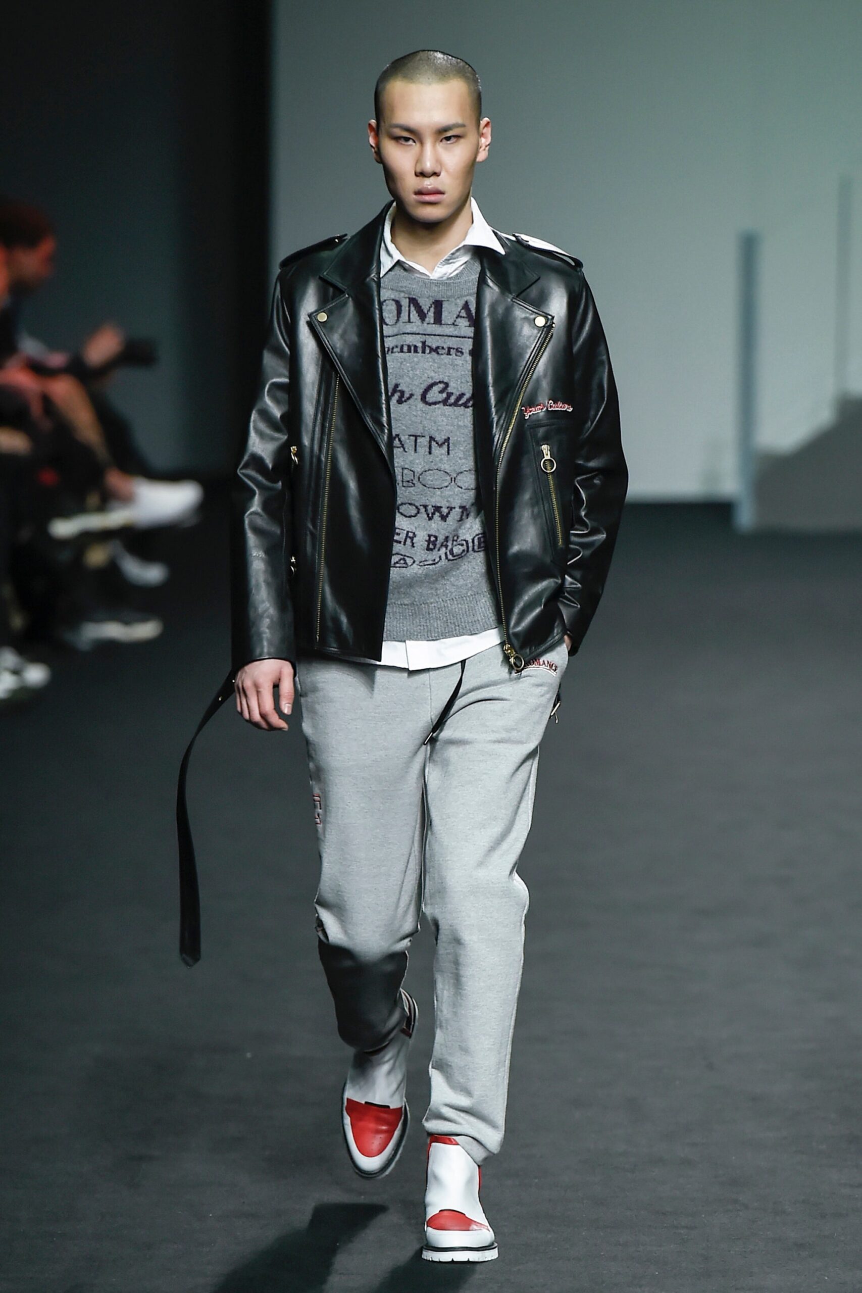 Beyond Closet Seoul F/W 16 Look 95