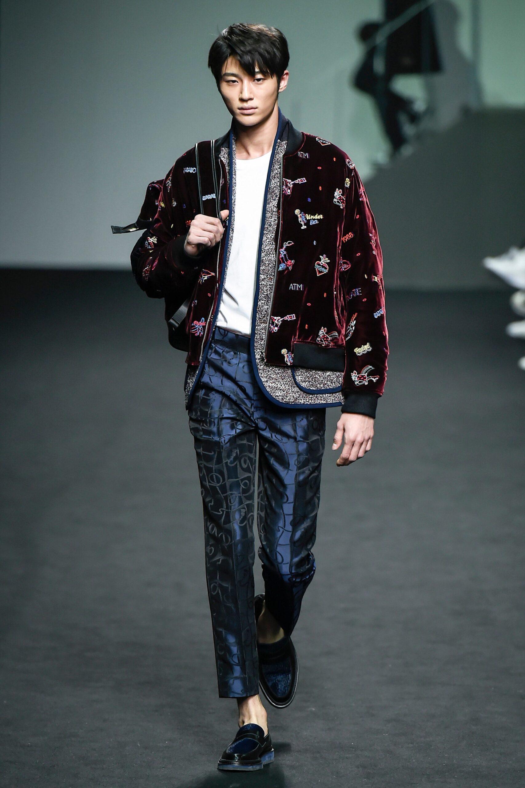 Beyond Closet Seoul F/W 16 Look 115
