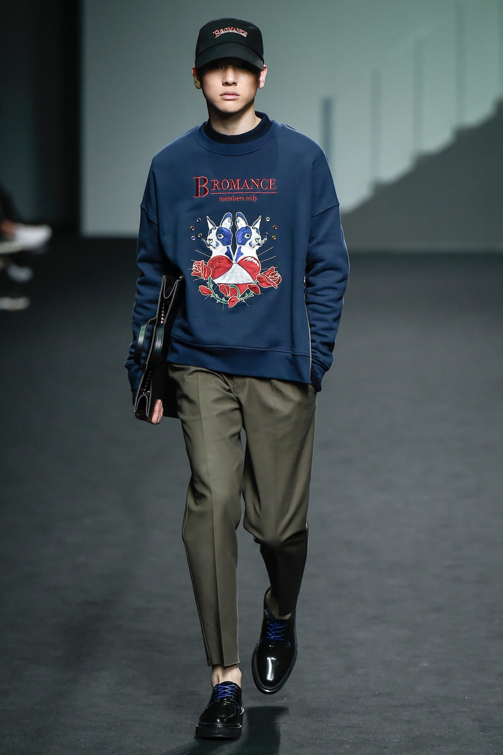 Beyond Closet Seoul F/W 16 Look 159