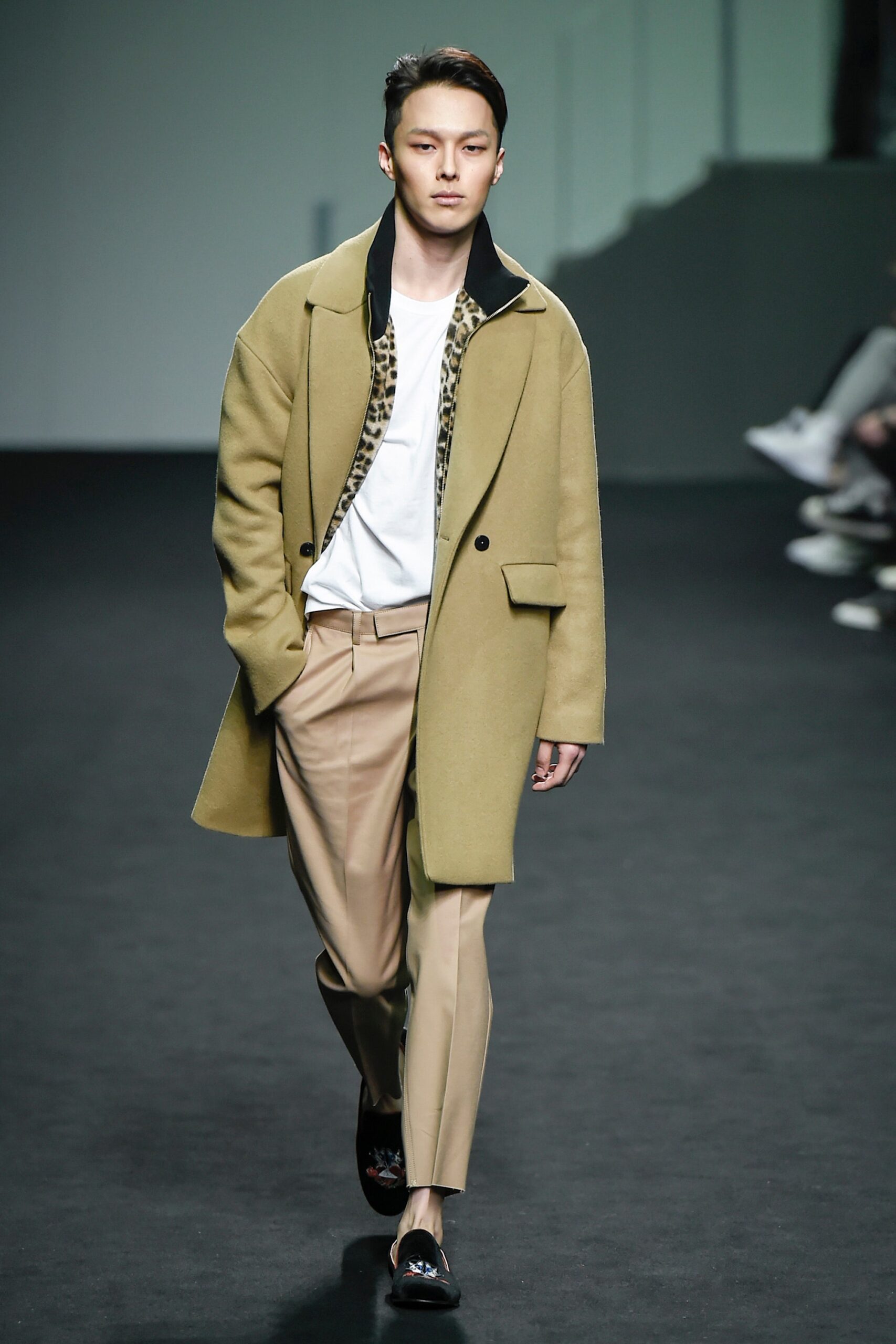 Beyond Closet Seoul F/W 16 Look 213