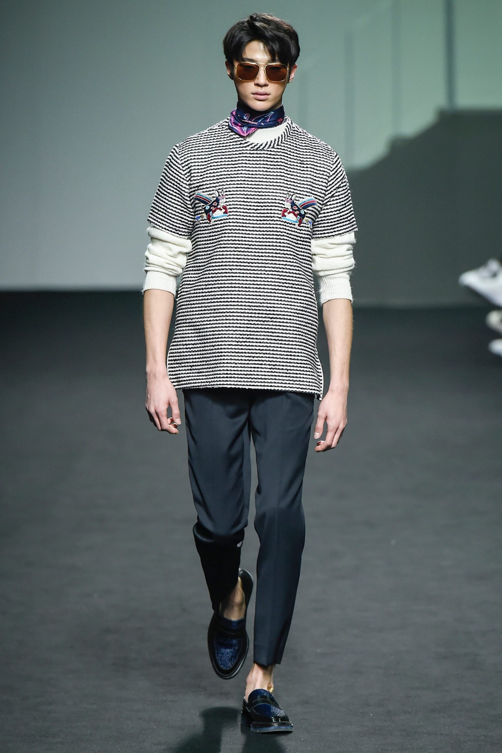 Beyond Closet Seoul F/W 16 Look 256