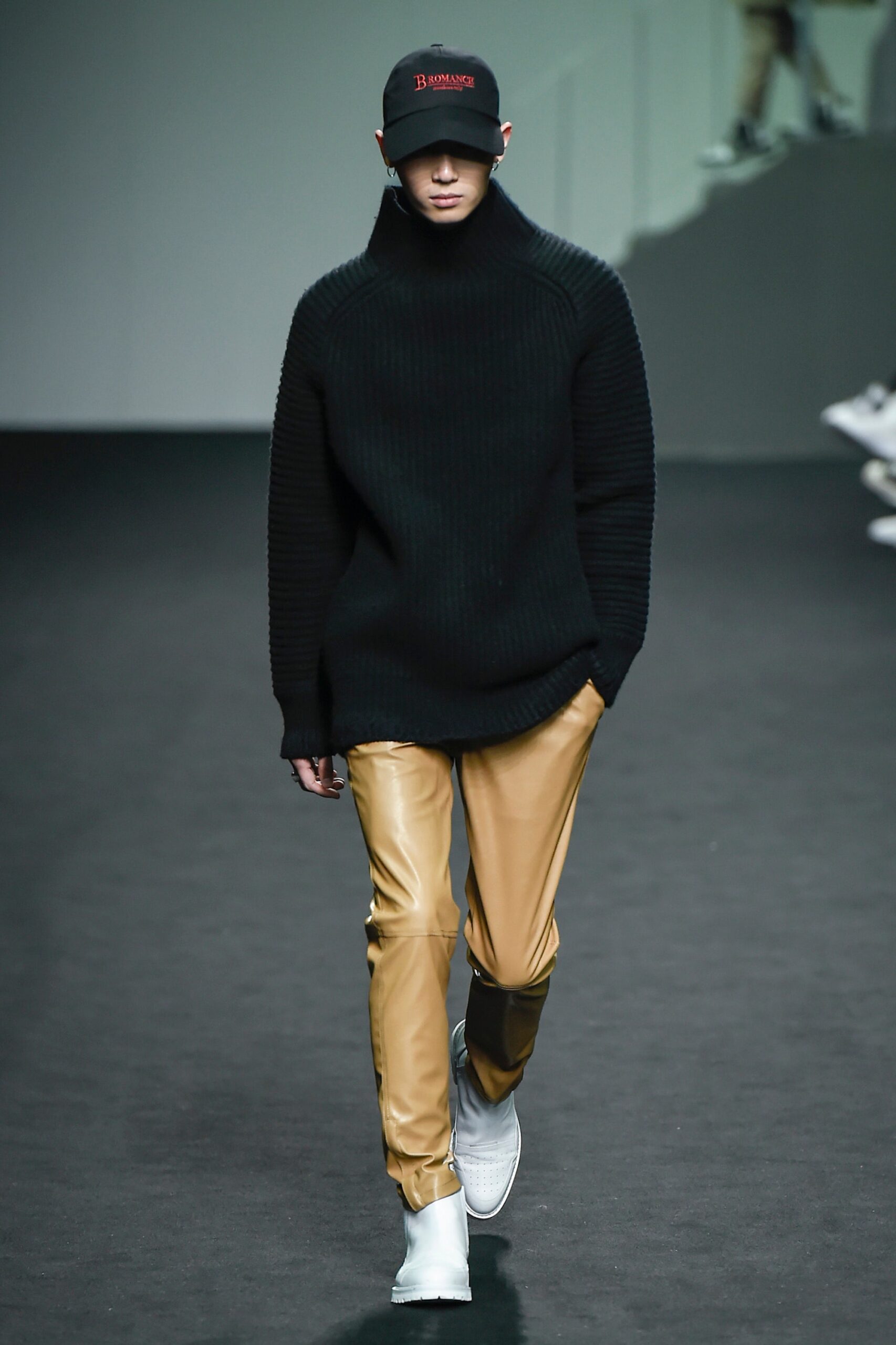 Beyond Closet Seoul F/W 16 Look 285