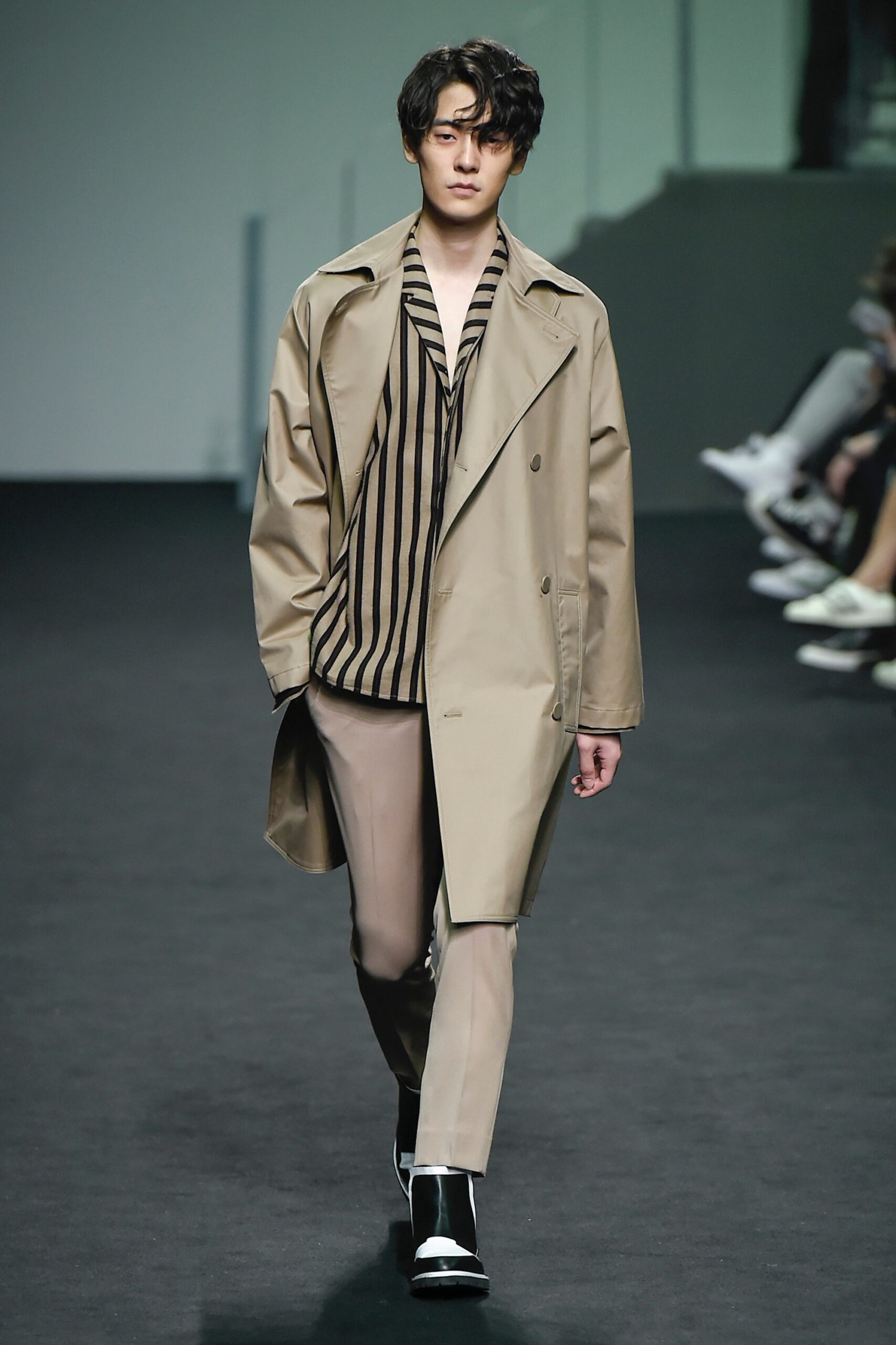 Beyond Closet Seoul F/W 16 Look 303