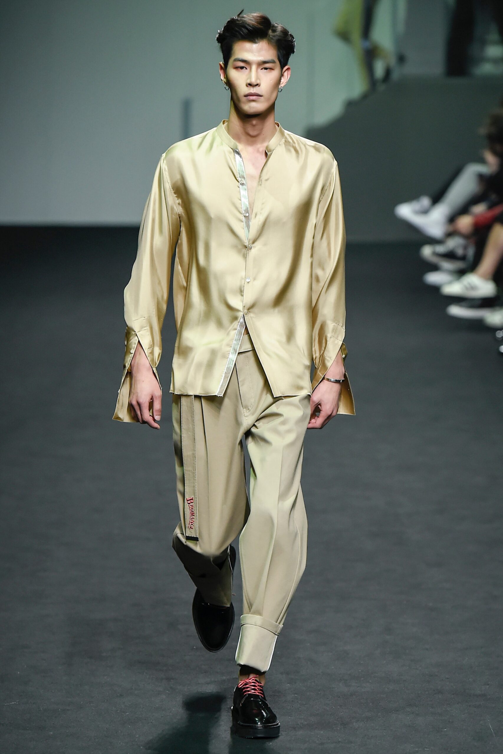 Beyond Closet Seoul F/W 16 Look 307