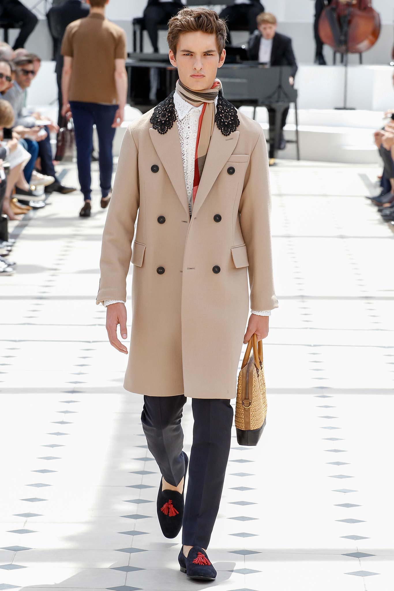 Burberry S/S 16 Menswear Look 296