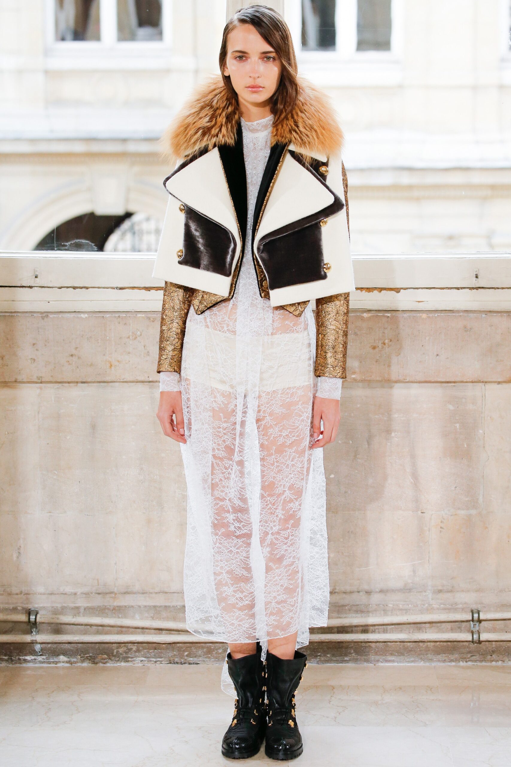 fur-collar cropped panelled jacket