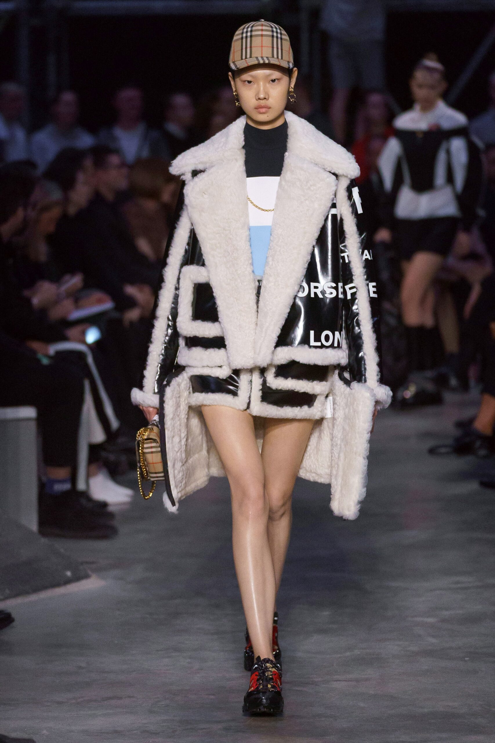 white shearling long-sleeve collared oversized color-blocked pockets coat