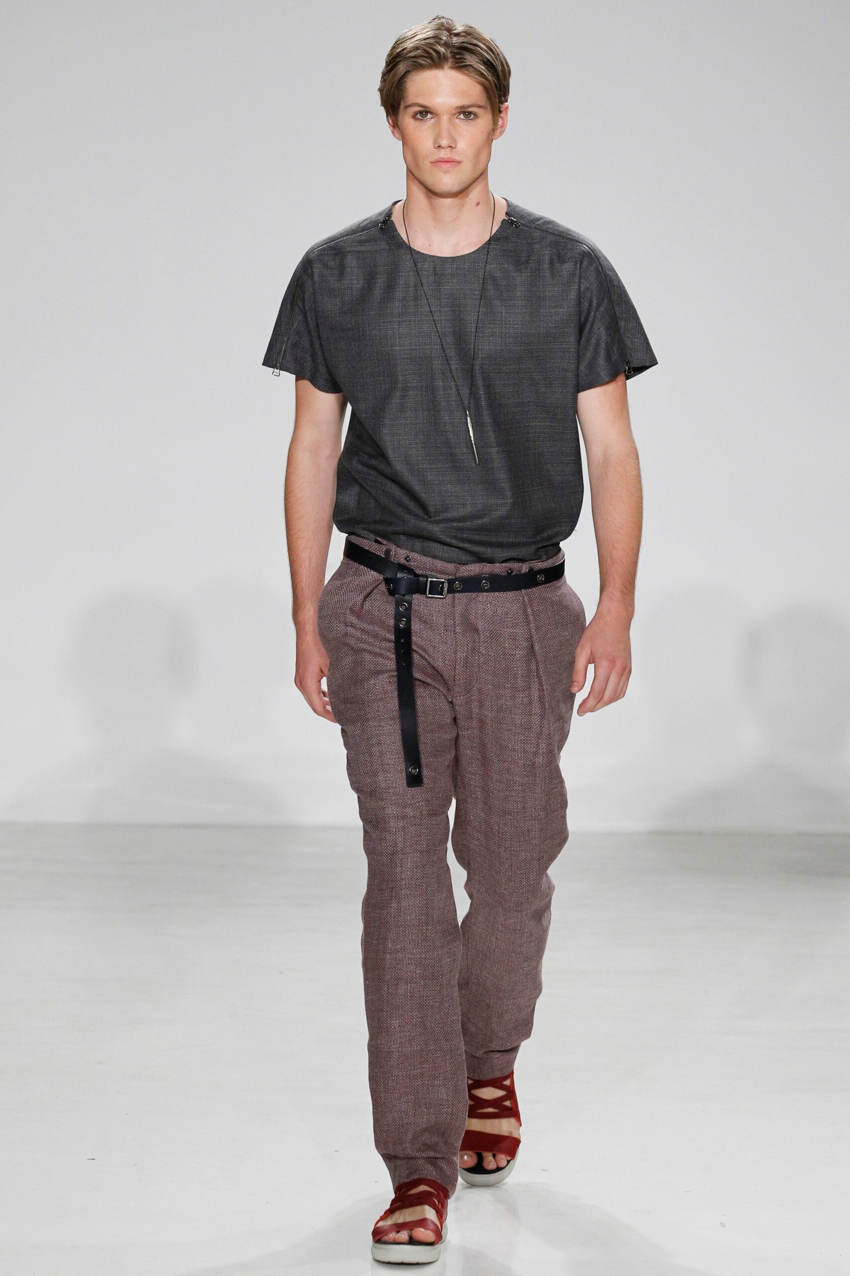 gray short-sleeve t-shirt
