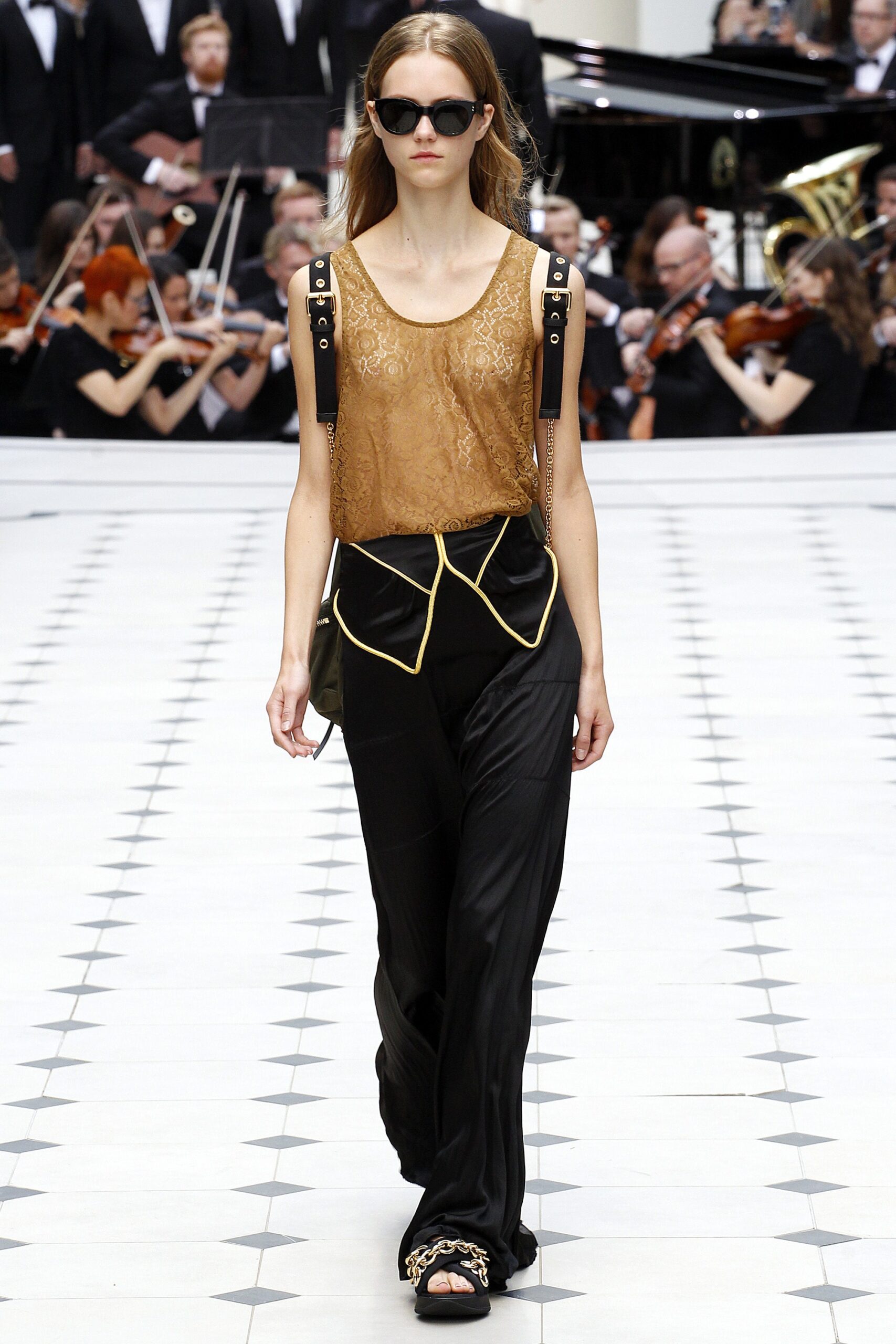 Burberry S/S 16 Look 94