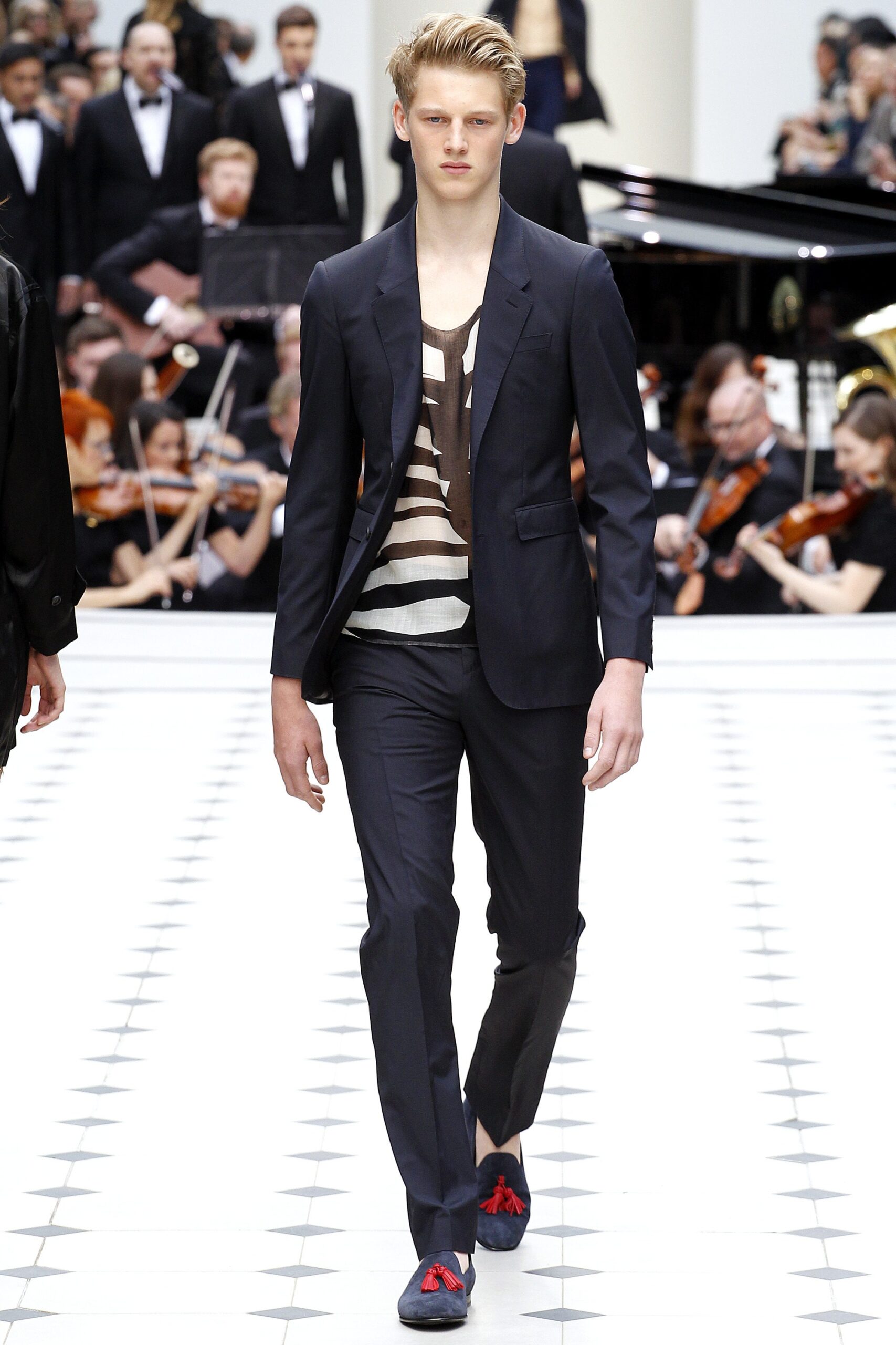 Burberry S/S 16 Look 179
