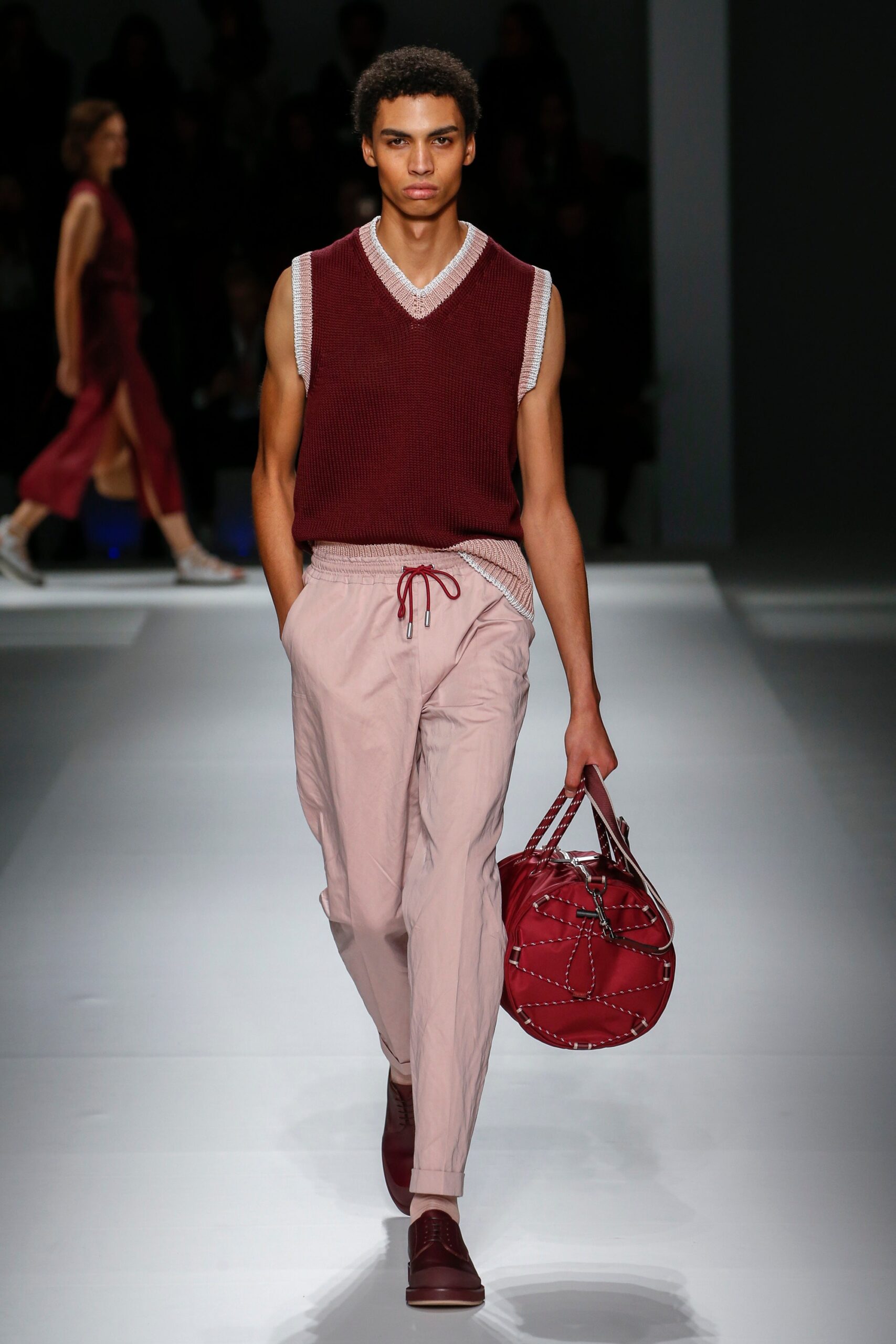 Boss S/S 19 Menswear Look 196