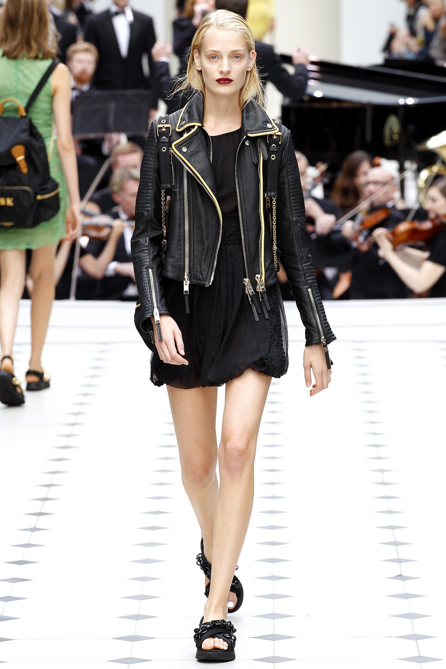 Burberry S/S 16 Look 276