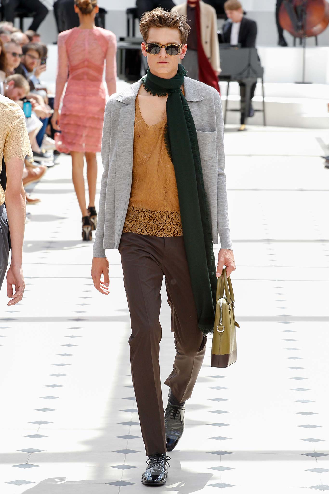 Burberry S/S 16 Menswear Look 272