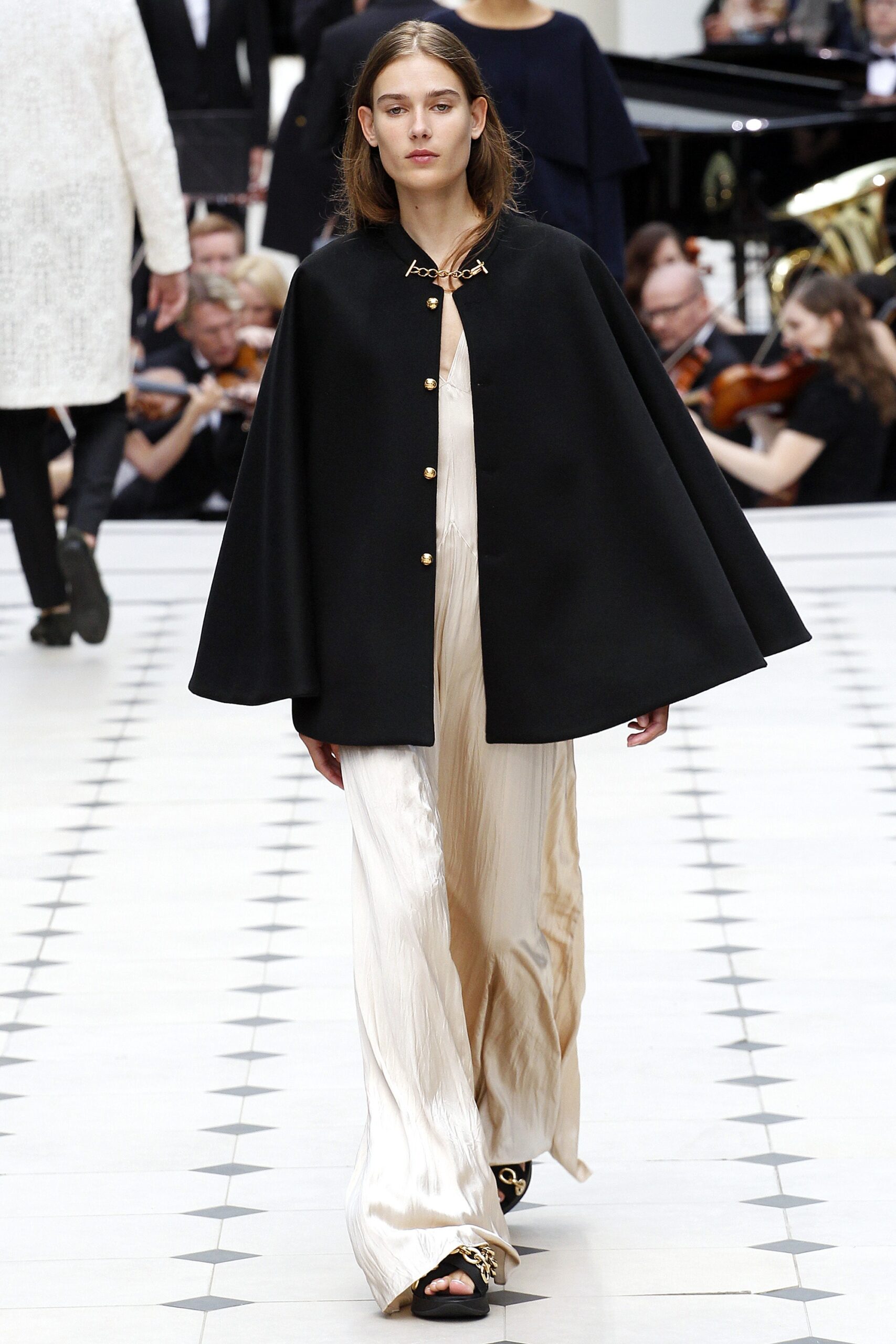 Burberry S/S 16 Look 484