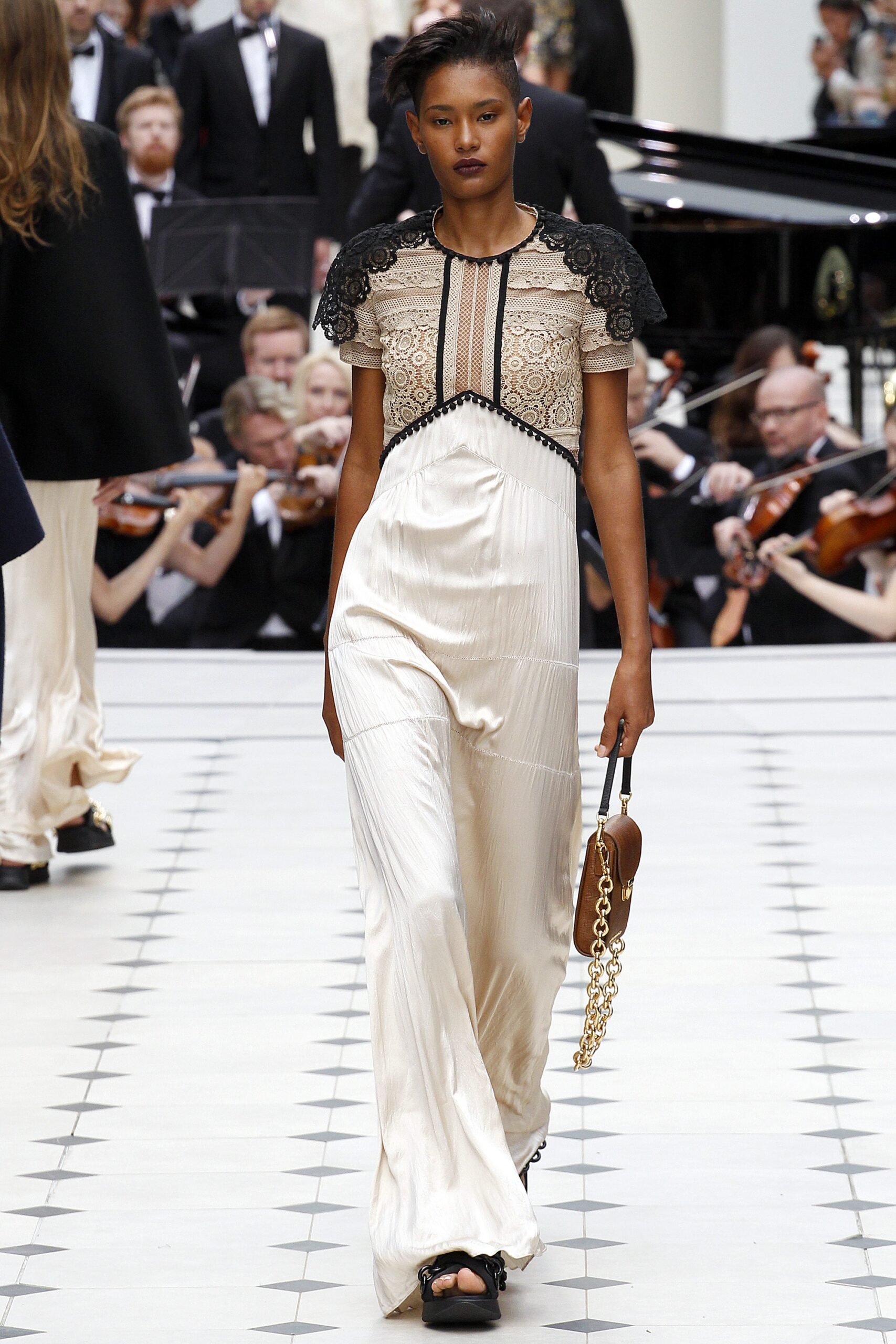 Burberry S/S 16 Look 514