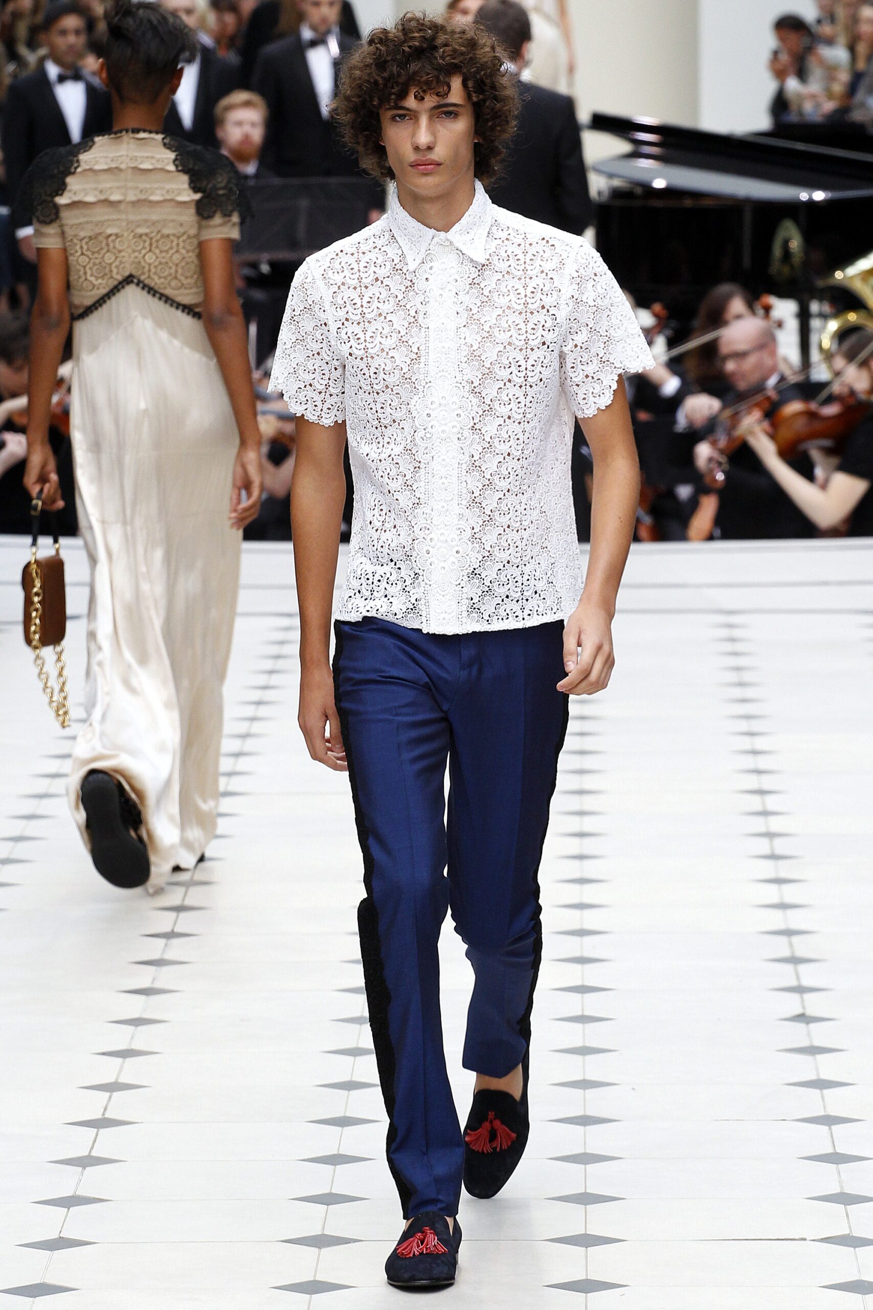 Burberry S/S 16 Look 517