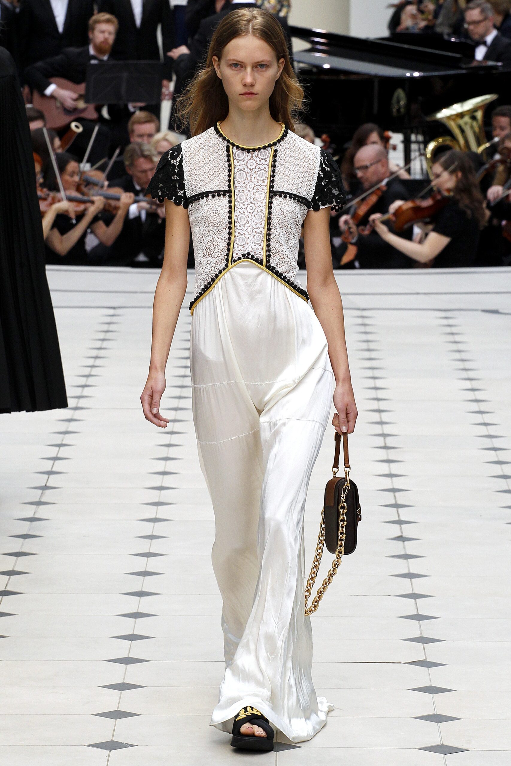 Burberry S/S 16 Look 545