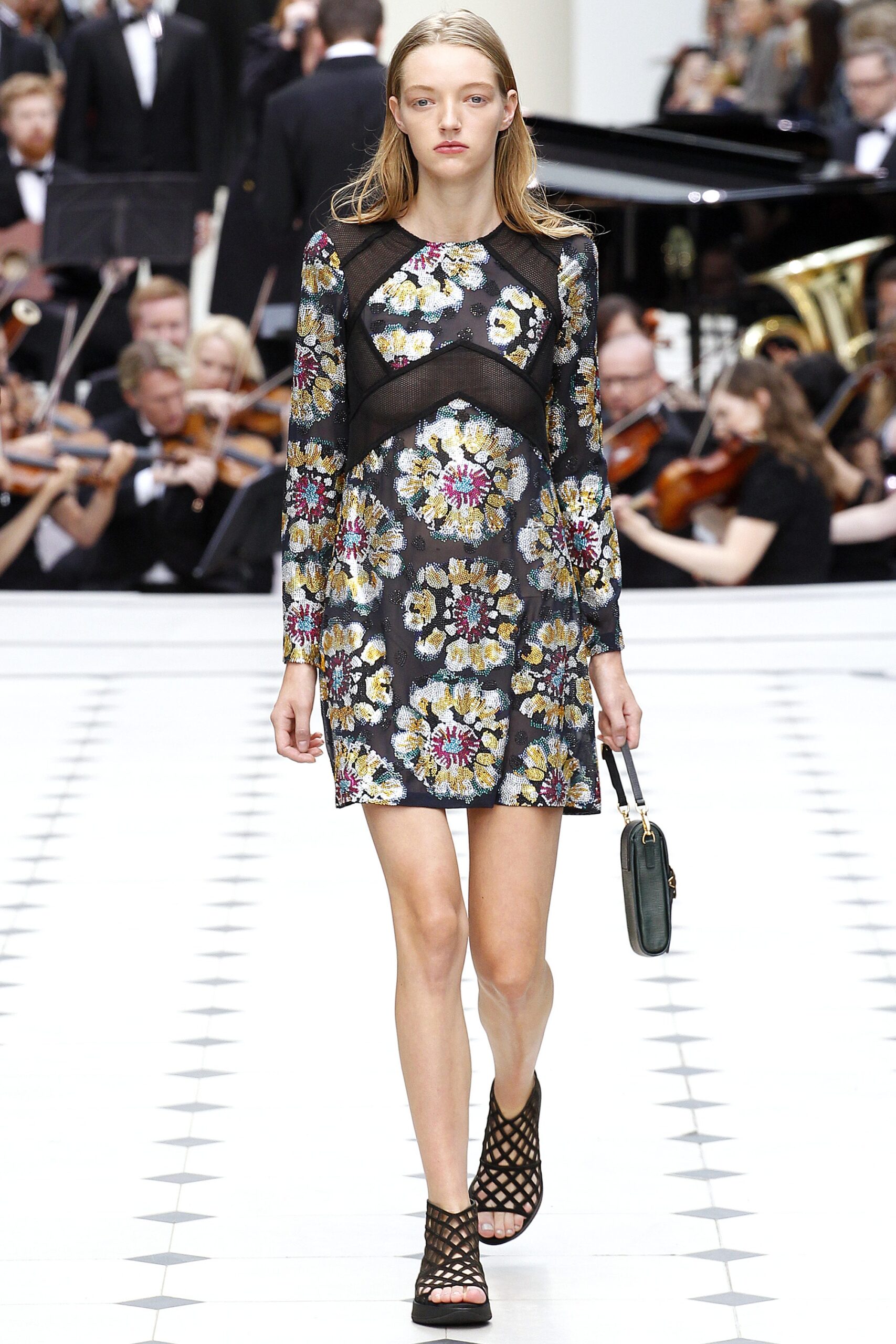 Burberry S/S 16 Look 563