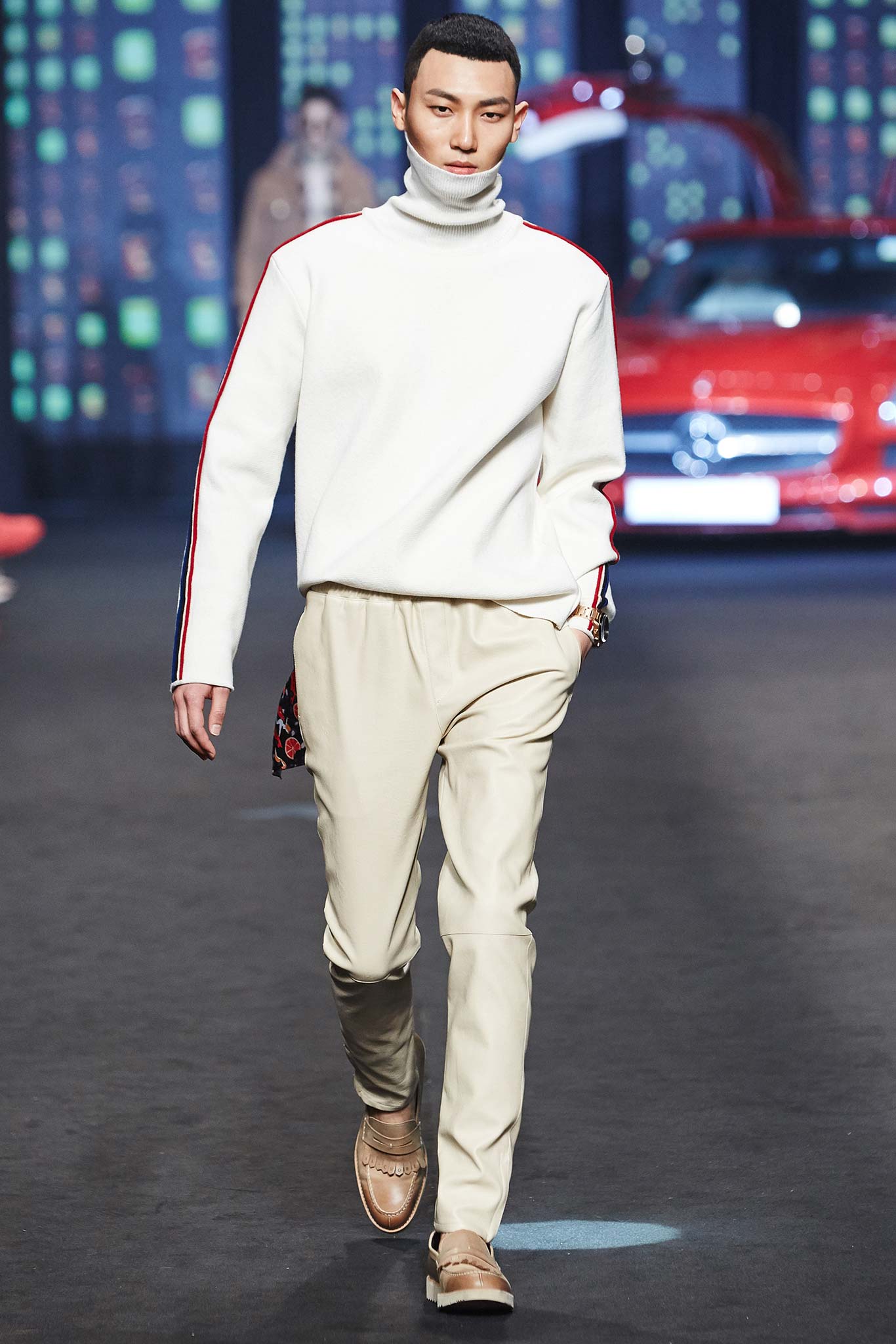 Beyond Closet Seoul F/W 15 Look 57