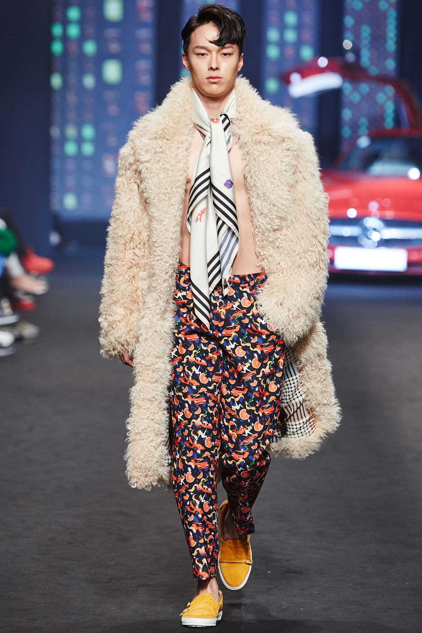 Beyond Closet Seoul F/W 15 Look 103