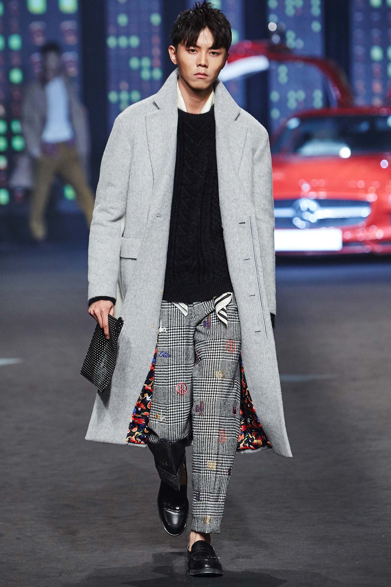 Beyond Closet Seoul F/W 15 Look 124