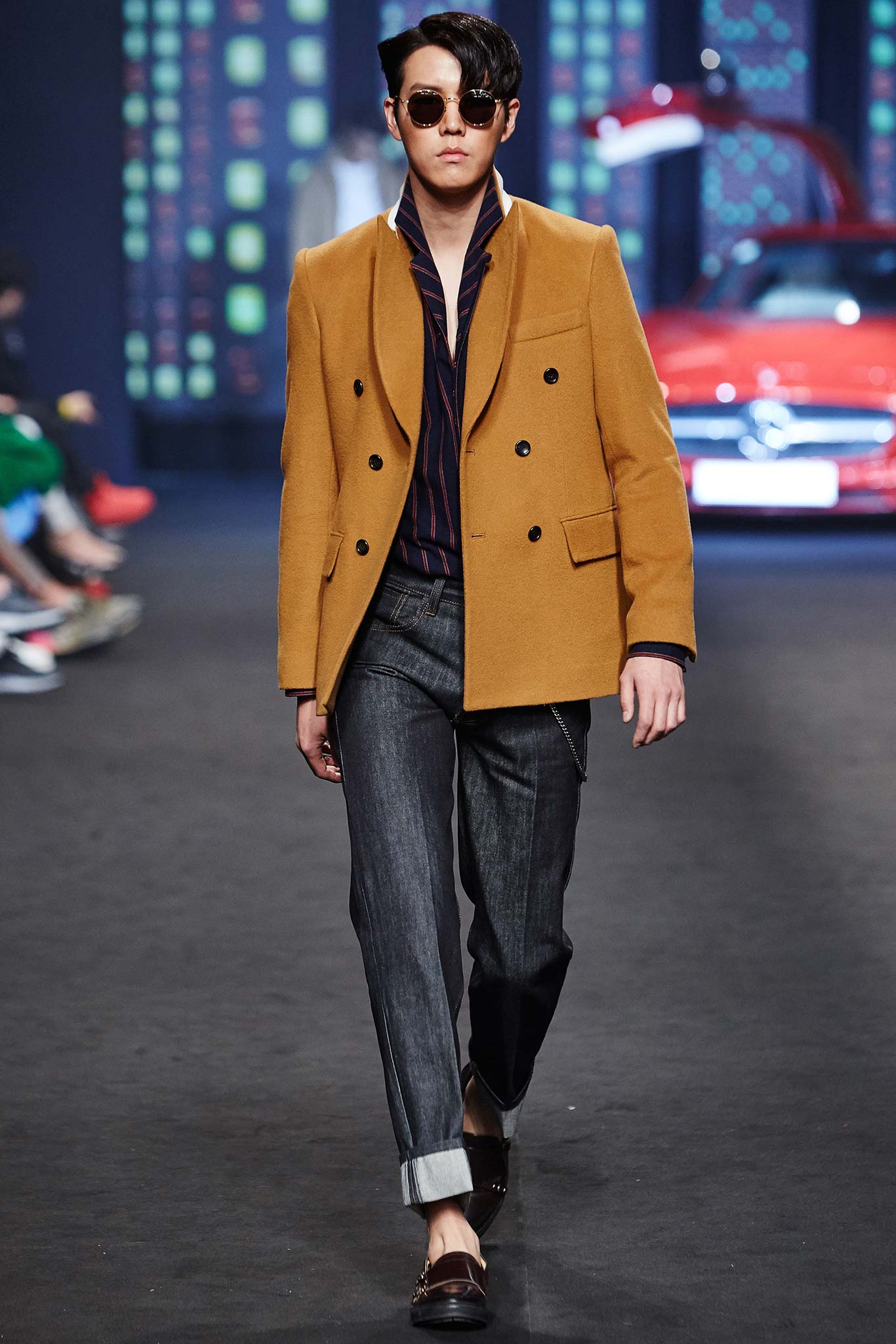 Beyond Closet Seoul F/W 15 Look 203