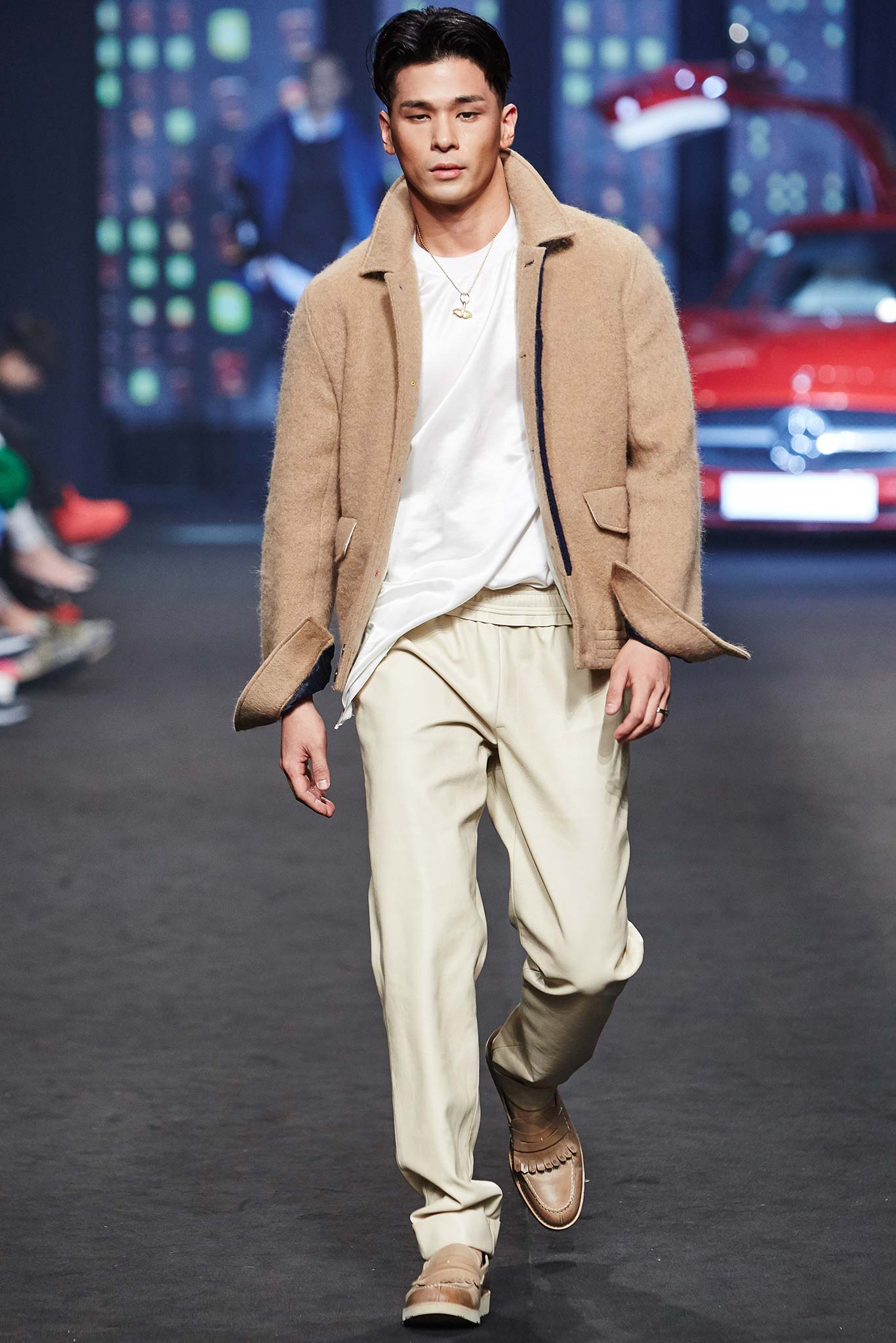 Beyond Closet Seoul F/W 15 Look 213